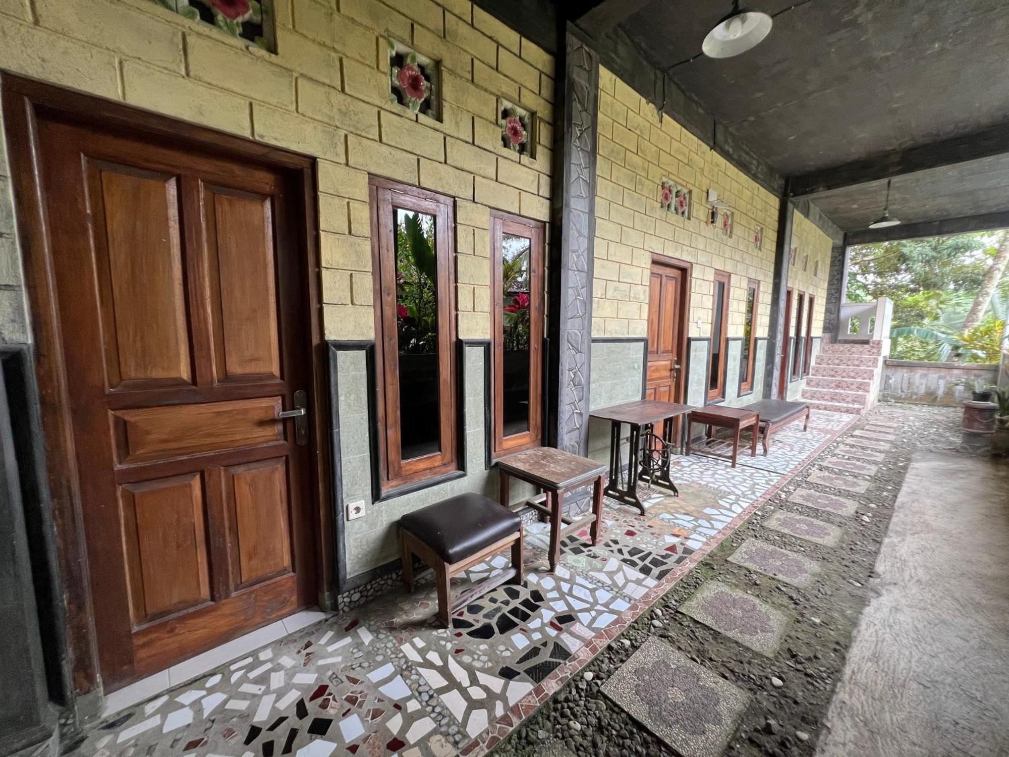 Buana Asti Homestay Selemadeg Exterior foto